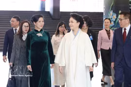 越共中央总书记、国家主席苏林夫人与中共中央总书记、国家主席夫人会面交流。图自越通社