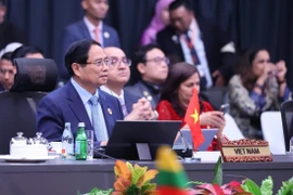 越南政府总理范明政与东盟各成员国及东帝汶领导人共同出席第47届东盟峰会及系列会议开幕式。图自越通社