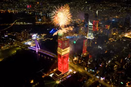 西贡玛丽娜国际金融中心——胡志明市新地标的璀璨之光。图自越捷航空公司