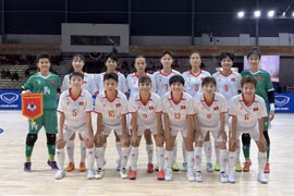越南女子五人制足球队在第33届东运会半决赛中以1比0战胜菲律宾队，成为首支闯入该项目决赛的女子五人制球队。图自越通社