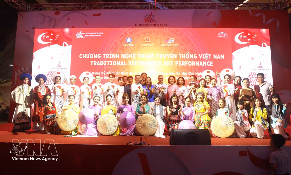 vnanet-ky-niem-80-nam-quoc-khanh-viet-nam-tai-singapore-8239627.jpg