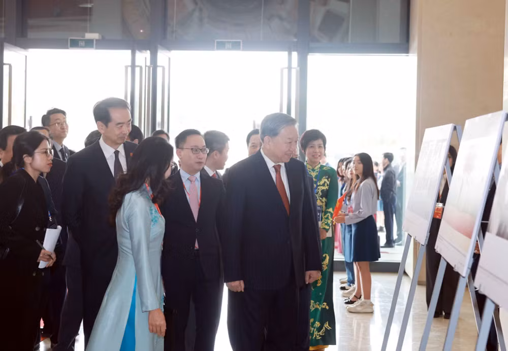 tong-bi-thu-du-chuong-trinh-gap-go-luu-hoc-sinh-sinh-vien-viet-nam-trung-quoc-cac-thoi-ky-7922854.jpg