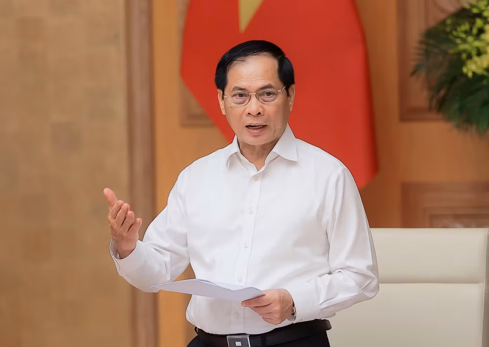 pho-thu-tuong-bo-truong-bo-ngoai-giao-bui-thanh-son-chu-tich-uy-ban-quoc-gia-apec-2027-phat-bieu-ttxvn.jpg