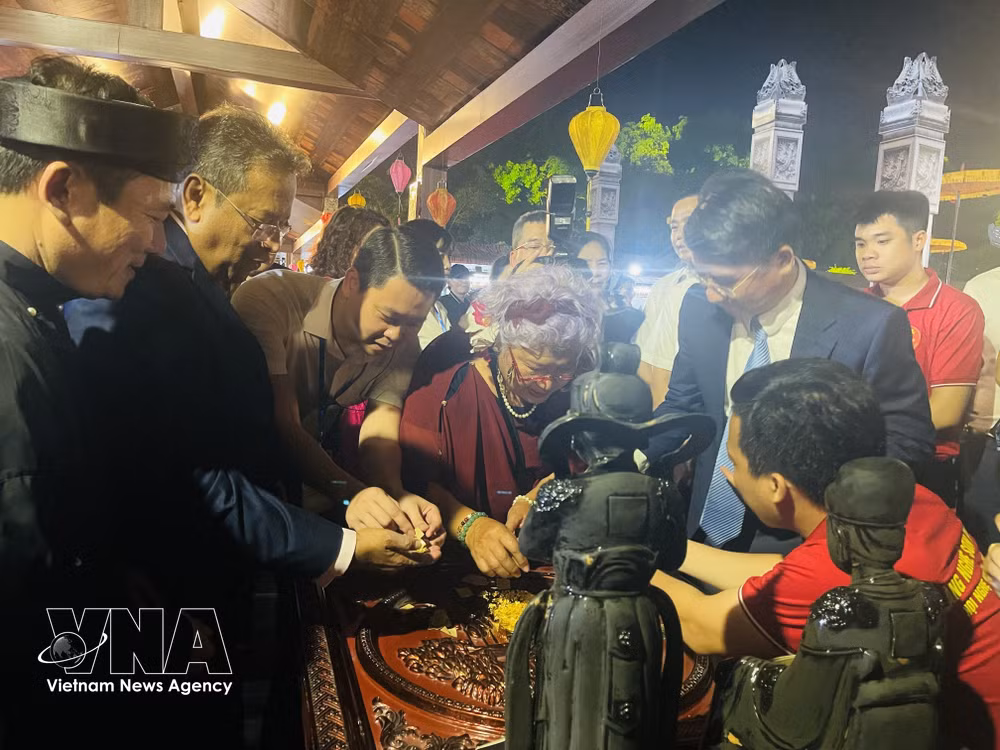 vnanet-hai-lang-nghe-cua-ha-noi-gia-nhap-mang-luoi-thu-cong-sang-tao-the-gioi-8749963.jpg