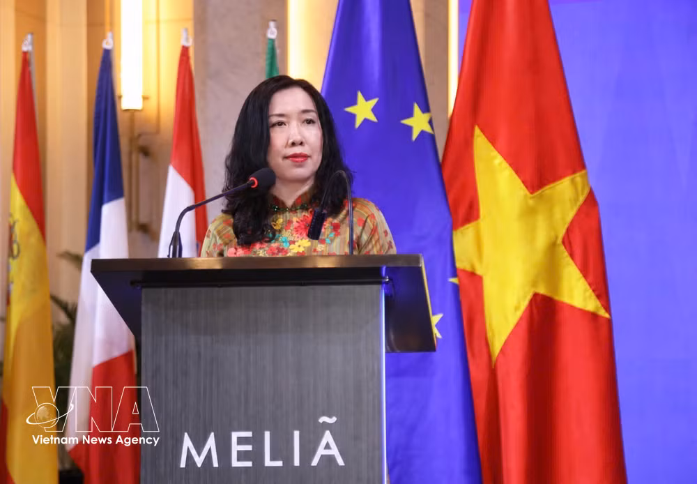 vnanet-quan-he-viet-nam-eu-dang-tran-day-tiem-nang-but-pha-8749978.jpg
