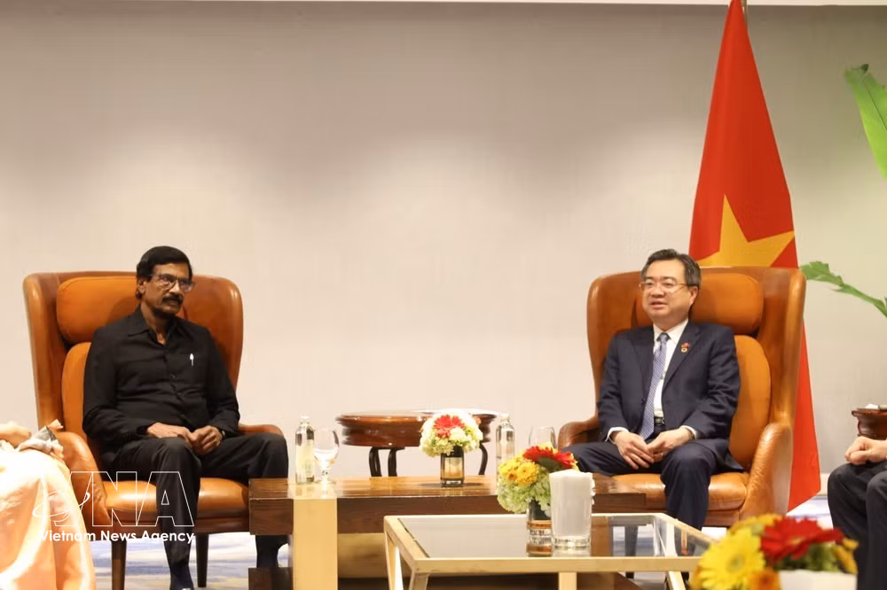 vnanet-dong-chi-nguyen-thanh-nghi-tiep-lanh-dao-cac-chinh-dang-va-to-chuc-huu-nghi-sri-lanka-8750880.jpg