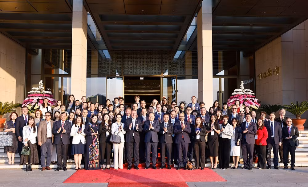 vna-potal-chu-tich-quoc-hoi-tran-thanh-man-lam-viec-doan-doanh-nghiep-hoi-dong-kinh-doanh-chau-au-asean-8429883.jpg