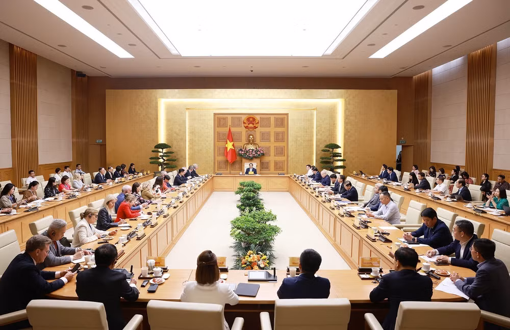 uong-lam-viec-voi-doan-hoi-dong-kinh-doanh-hoa-ky-asean-8144239.jpg