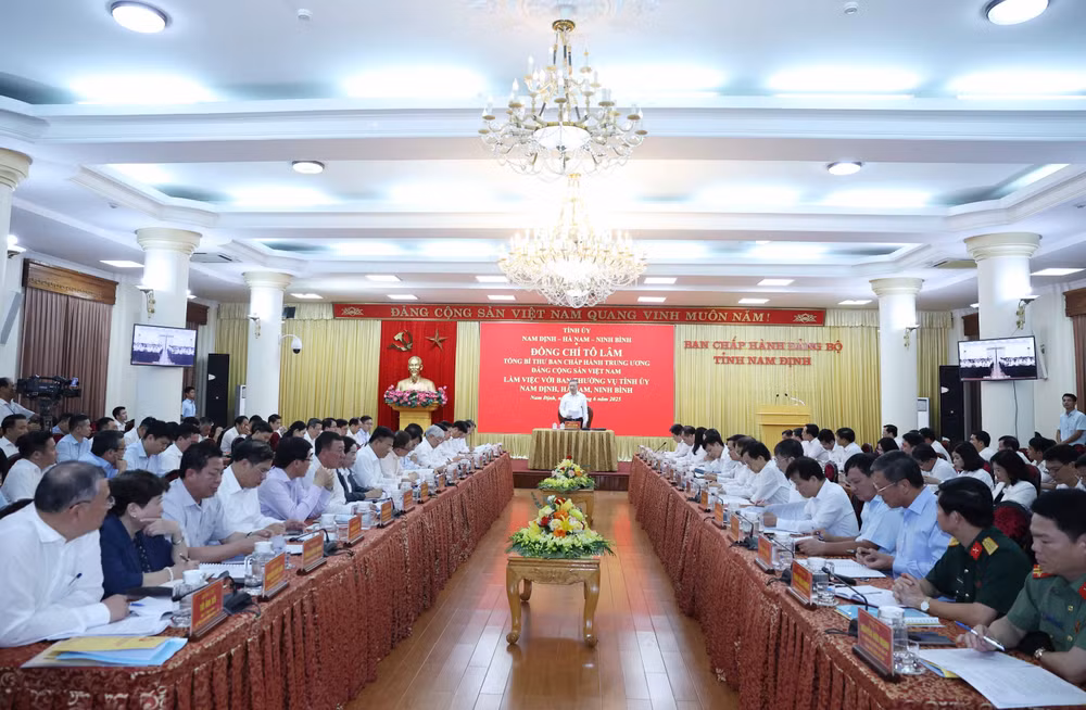 vna-potal-tong-bi-thu-to-lam-lam-viec-voi-ban-thuong-vu-tinh-uy-nam-dinh-ha-nam-ninh-binh-8108866.jpg