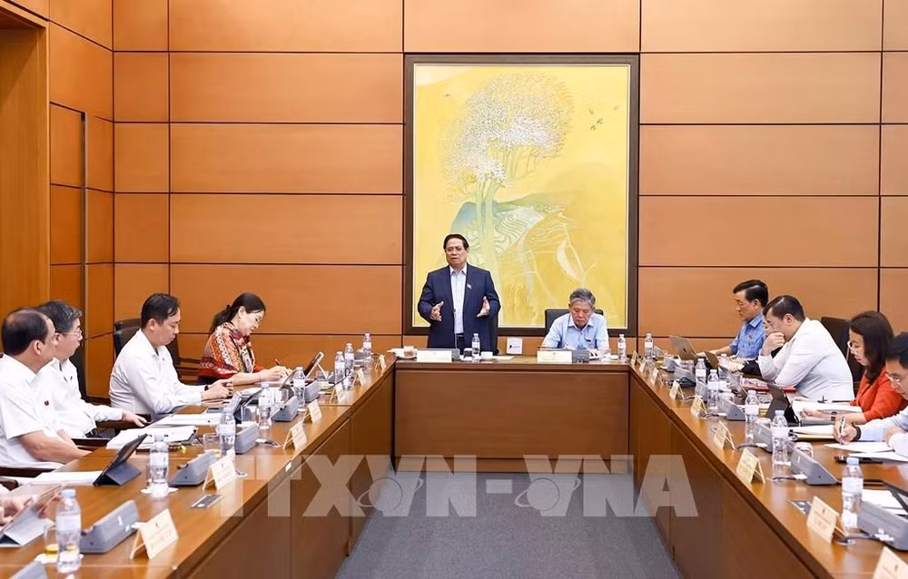 130757-quoc-hoi-thao-luan-o-to-ve-phat-trien-kinh-te-xa-hoi-nhung-thang-dau-nam-2025.jpg