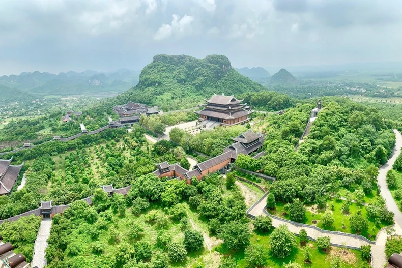 沛顶寺坐落于世界文化与自然双重遗产长安名胜群之中,创下亚洲与越南多项纪录。图自越通社