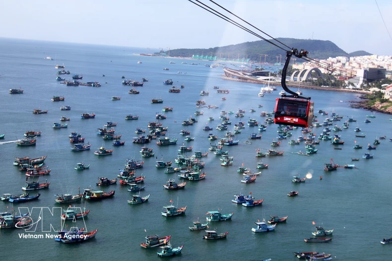 安江省富国特区菠萝岛（Hòn Thơm）跨海缆车。图自越通社