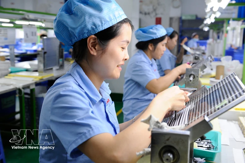 加工制造业新获批外资规模最大，注册资本达70.7亿美元，占新增注册资本总额的69%。图自越通社