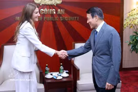 越共中央政治局委员、公安部长梁三光大将会见爱立信越南公司总裁兼首席执行官丽塔·莫克贝尔 图自越通社