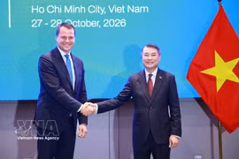 越南政府总理黎明兴会见世界经济论坛（WEF）执行董事斯特凡·梅根塔勒。图自越通社