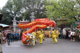 每年一度的都庙庙会旨在纪念李太祖（李公蕴）登基开国。目前，北宁省正加紧编制科学档案，拟向联合国教科文组织申请将历史文化名人李公蕴列入纪念名录。 图自越通社