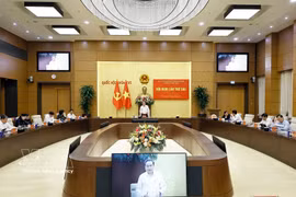 越共中央政治局委员、国会党委书记、国会主席陈青敏主持召开2025—2030年任期国会党委第六次执委会会议 图自越通社