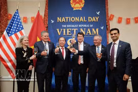 美国华盛顿特区各位代表共同庆祝越南社会主义共和国国庆81周年（1945年9月2日—2026年9月2日）。图自：越通社