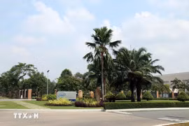 英特尔公司在胡志明市高科技园区的工厂厂区，英特尔是该园区的重点投资者之一。图自越通社
