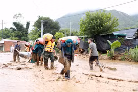 山洪袭击越南莱州省芒炭乡多个居民区，造成当地民众财产严重损失。 图自越通社 