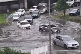 2026年9月26日，泰国首都曼谷因强降雨出现严重内涝。图：新华社/越通社发