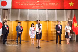 日本众议员、日越友好议员联盟会长小渕优子发表祝贺越南国庆的讲话。图：越通社