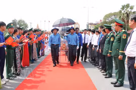 2026年5月12日，西宁省人民委员会在平协国际口岸（平协乡）举行仪式，迎接在柬埔寨牺牲的158具越南志愿军和专家烈士遗骸归国。图自越通社