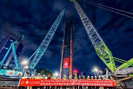 河内地铁5号线完成首幅38.5吨钢筋笼吊装 图自越通社