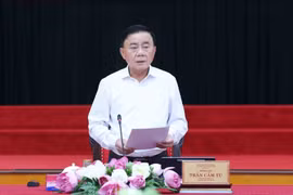 越共中央政治局委员、中央书记处常务书记陈锦秀发表讲话 图自越通社