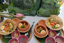 广南面已成为越南及中部地区代表性美食之一，为岘港旅游品牌在国内和国际美食旅游版图上的定位作出了贡献。图自越通社