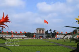 国际游客对了解昔日会安人民的历史、文化与信仰表现出浓厚兴趣。图自越通社