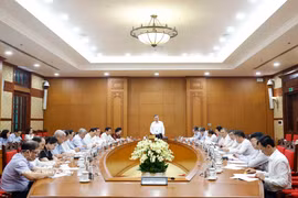 越共中央总书记、国家主席苏林在党中央总部主持召开与内务部门的工作会议 图自越通社