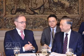 小范围会见结束后，越共中央总书记、国家主席苏林出席比利时首相巴尔特·德·韦弗举行的会谈及招待会。图自越通社