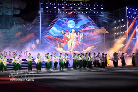 2026年城中节开幕式上的特色文艺节目。图：越通社