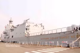“乔瓦尼·德莱·班德·内雷”号是意大利海军新型多用途战斗舰，专为在复杂作战环境中执行任务而设计，并具备与多国部队协同配合、一体化行动的能力。该舰配备现代化作战系统、传感器和作战装备。图自越通社