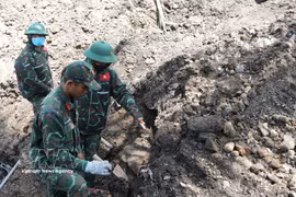 科技进步的应用有助于拓展搜寻途径，提高在地形复杂、战场遗迹已发生变化的地区开展搜寻工作的效率。图自越通社