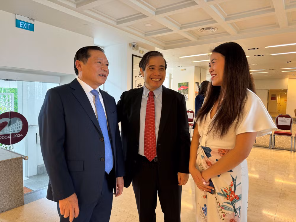 vna_potal_khai_mac_chuong_trinh_lanh_dao_tiem_nang_viet_nam_tai_singapore_7557368.jpg