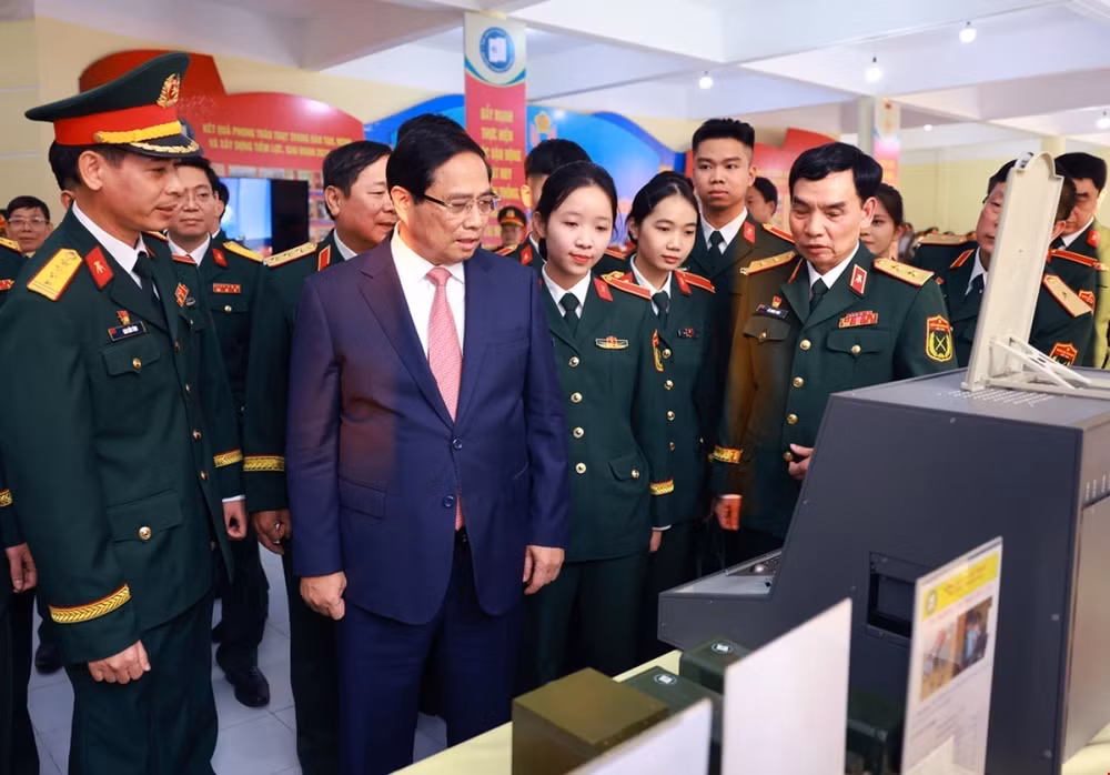 pham-minh-chinh-tham-hoc-vien-ky-thuat-quan-su-7763718-1424.jpg