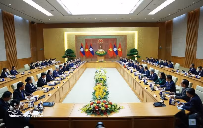 vnanet-potal-thu-tuong-le-minh-hung-va-thu-tuong-lao-sonexay-siphandone-hoi-dam-8810884-1.jpg