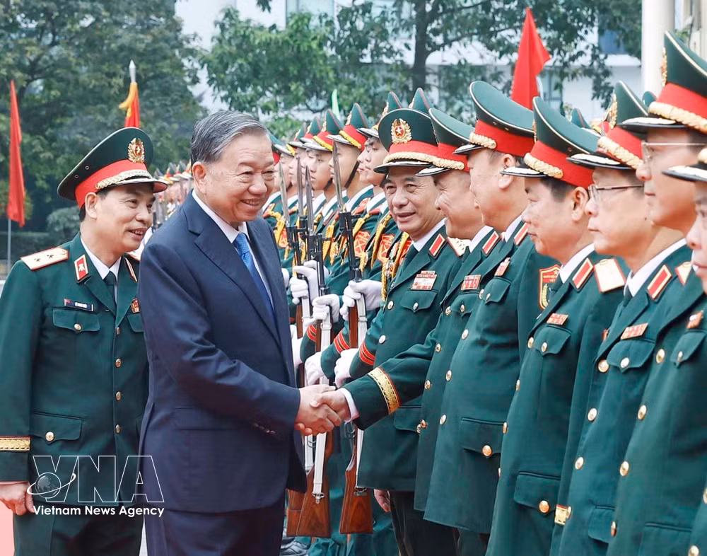 vnanet-potal-tong-bi-thu-to-lam-tham-va-lam-viec-voi-hoc-vien-ky-thuat-quan-su-8646092.jpg