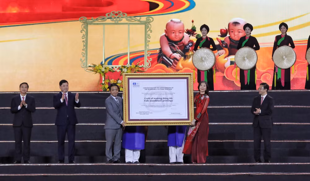 potal-khai-mac-festival-ve-mien-di-san-bac-ninh-2026-va-don-bang-unesco-ghi-danh-cong-bo-cac-di-san-van-hoa-the-gioi-8667560.jpg