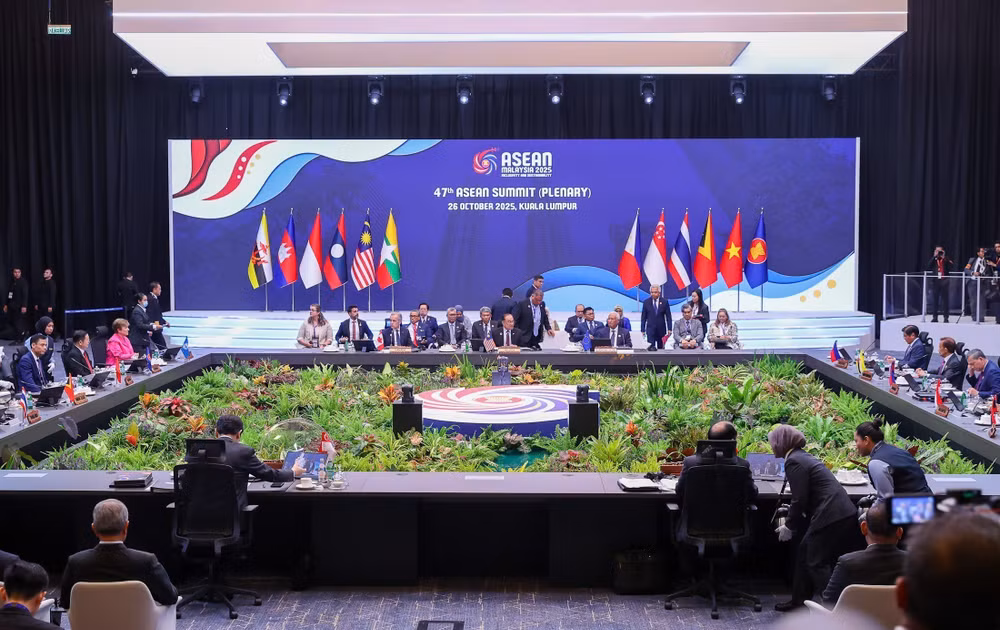 vna-potal-thu-tuong-pham-minh-chinh-tham-du-phien-toan-the-hoi-nghi-cap-cao-asean-lan-thu-47-8364259-1.jpg