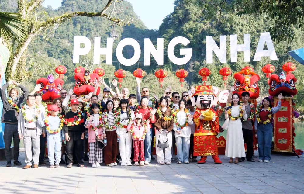 vna-potal-quang-tri-chao-don-nhung-vi-khach-xong-dat-nam-2026-8507142.jpg