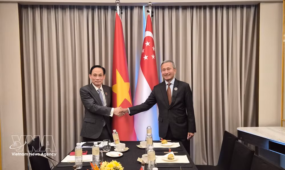 vnanet-potal-bo-truong-ngoai-giao-le-hoai-trung-gap-song-phuong-bo-truong-ngoai-giao-singapore-vivian-balakrishnan-8557948.jpg