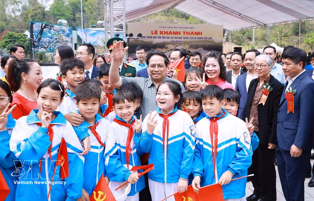 vnanet-vna-potal-thu-tuong-du-le-khanh-thanh-di-tich-khu-trung-tam-de-khang-him-lam-giai-doan-ii-8627471.jpg