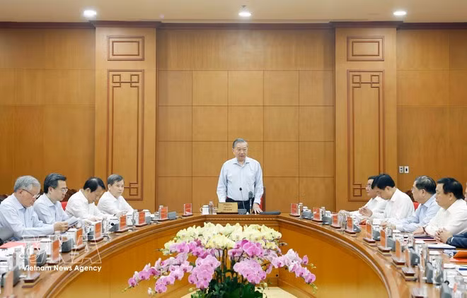 potal-tong-bi-thu-to-lam-lam-viec-voi-ban-noi-chinh-trung-uong-8615467.jpg