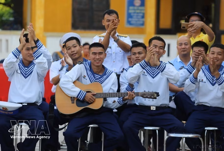 vnanet-potal-ngay-quoc-te-hanh-phuc-203-lan-toa-gia-tri-tot-dep-cua-hanh-phuc-gia-dinh-8649698.jpg