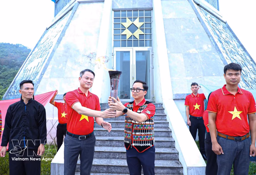 vnanet-potal-khoi-dong-chang-4-hanh-trinh-toi-yeu-to-quoc-toi-nam-2026-tai-dien-bien-8942903-1.jpg