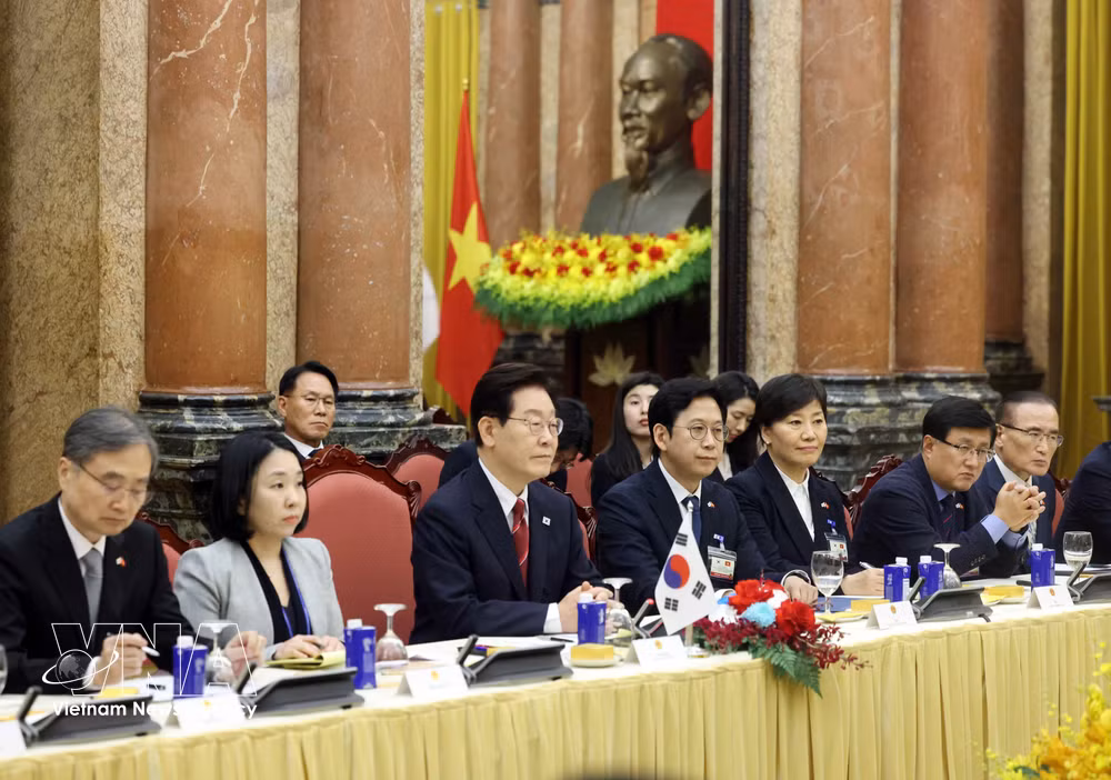 vnanet-potal-tong-bi-thu-chu-tich-nuoc-to-lam-hoi-dam-voi-tong-thong-han-quoc-lee-jae-myung-8719114.jpg