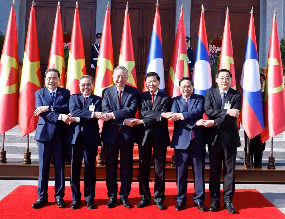 vna-potal-le-don-tong-bi-thu-to-lam-tham-cap-nha-nuoc-toi-chdcnd-lao-8574217.jpg